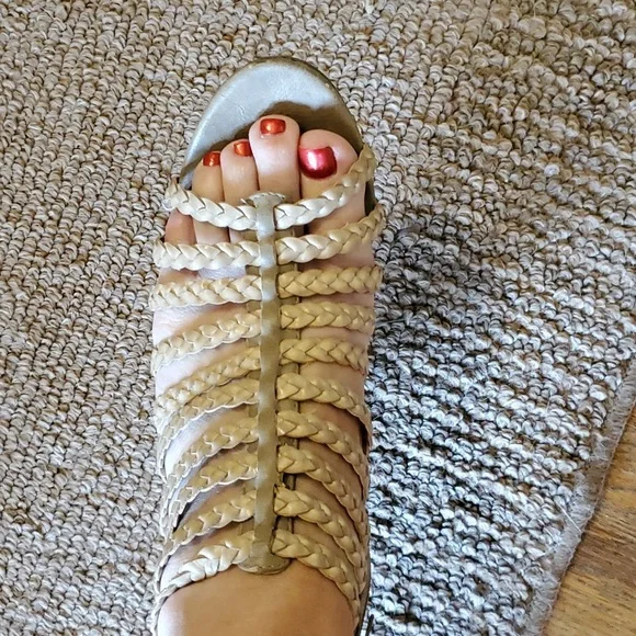 **Clearance** Madden Girl cage sandals - Picture 4 of 12